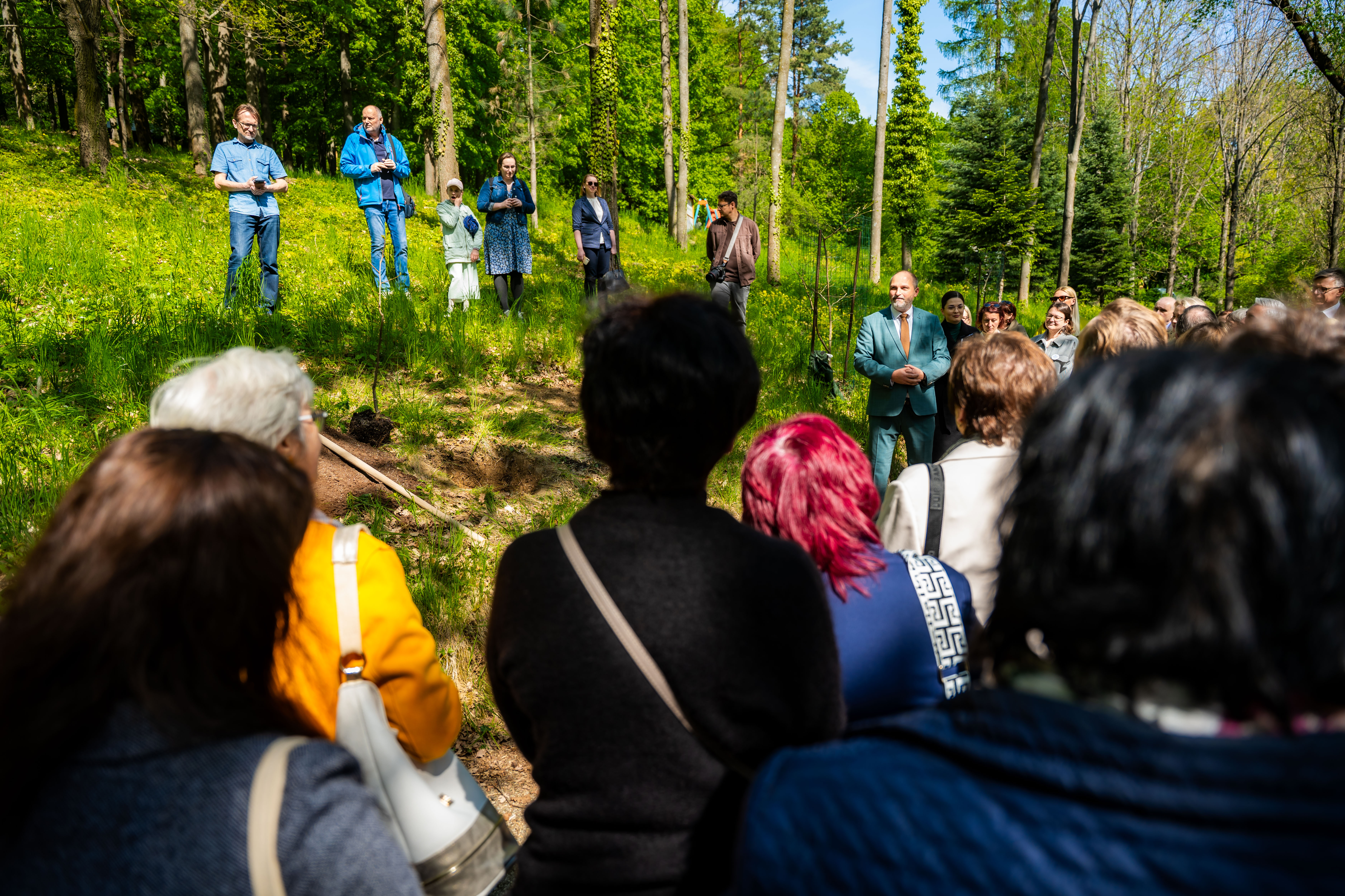 Slavnostne zasadenie stromu do Aleje vyznamnych osobnosti Botanickej zahrady UPJS-1-17